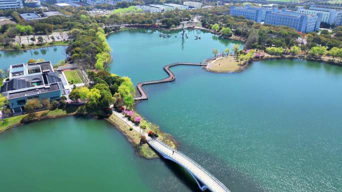 航拍春天里的苏州昆山玉湖湿地公园