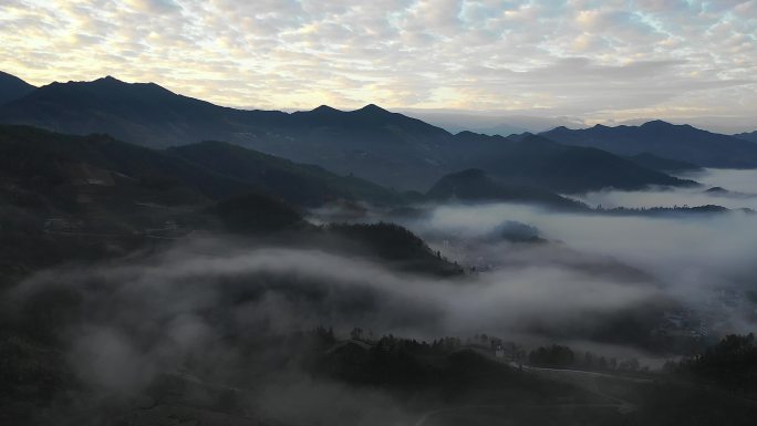 4K航拍皖南318坡山村