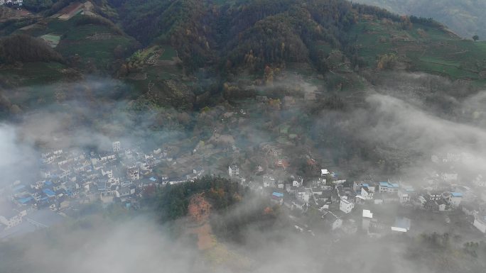 4K航拍皖南318坡山村