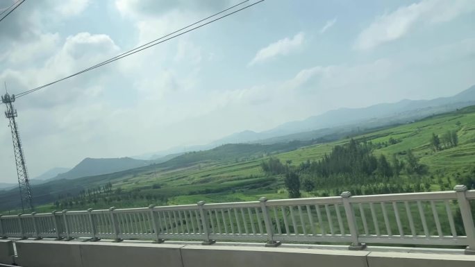 高铁(火车)外后退的风景