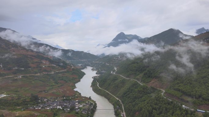 澜沧江风景云雾