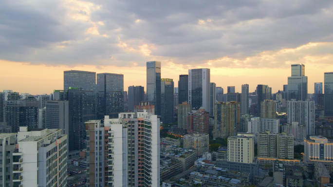 成都晚霞火烧云夜景春熙路ifs太古里四川