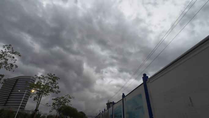 暴雨来临自行车骑行风景风光美景骑行旅游自