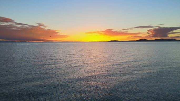 美丽的青海湖日落航拍