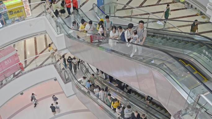 4K实拍广州天河正佳广场市民逛街乘手扶梯