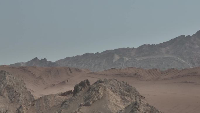 火焰山  峡谷 新疆地貌