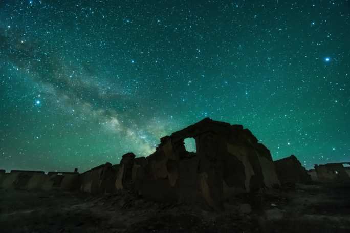 星空废墟 废弃石油小镇