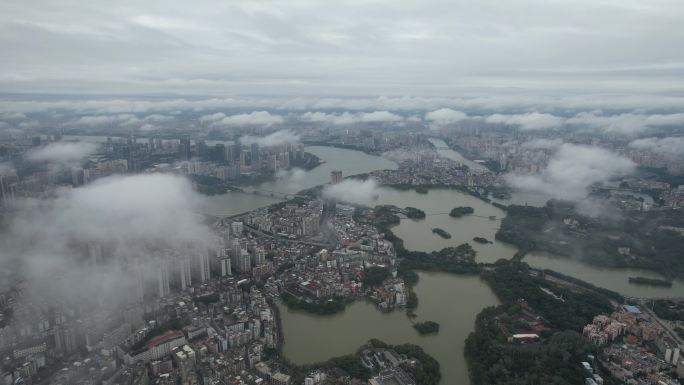 雨后大雾多云的惠州市区航拍风光