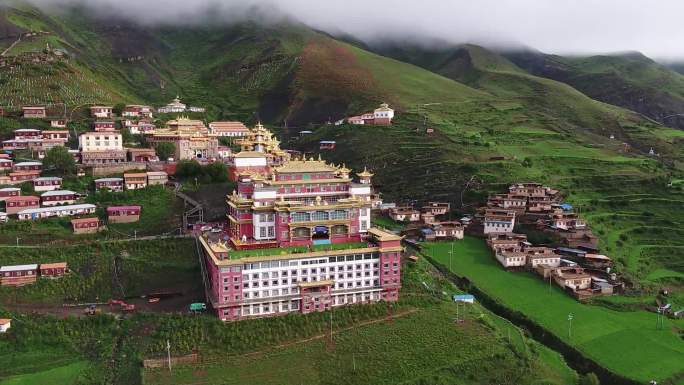 西藏芒康航拍  寺庙