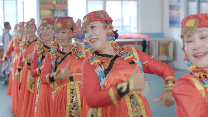 少数民族老年舞蒙古族舞蹈老年生活社区生活