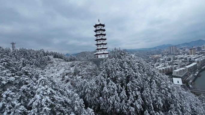 fpv穿越机航拍锦屏县冬天雾凇雪景白塔楼