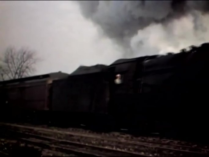 老火车行驶 火车鸣笛 蒸汽机车 老铁路