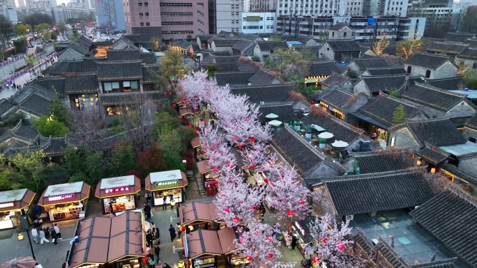 春天古建筑樱花与灯笼夜景航拍徐州市回龙窝