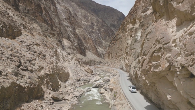 穿越西藏大峡谷航拍