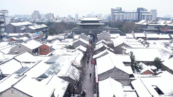 东关街雪景