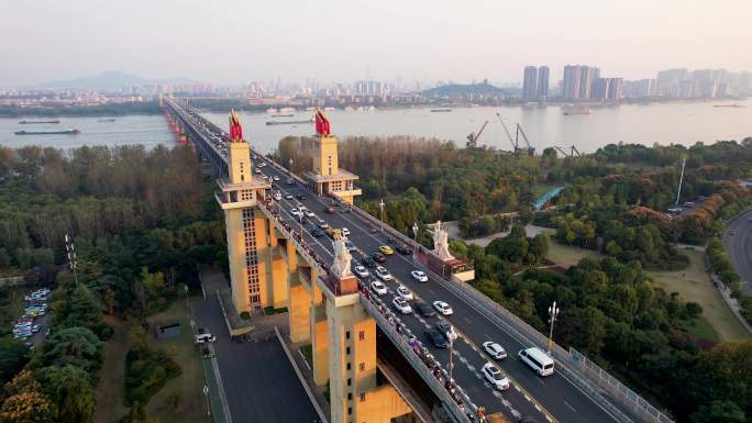 南京长江大桥城落日夕阳市风光航运交通航拍