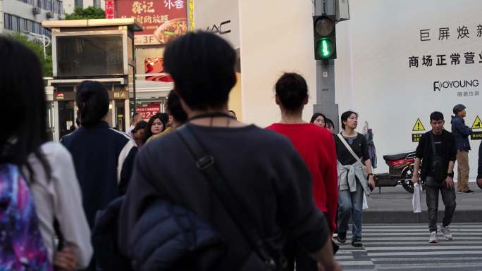 城市车流 人流 上下班高峰期