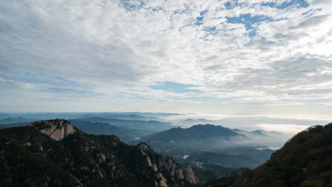 泰山山顶云海日出