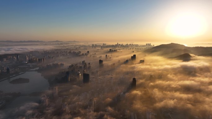 城市市中心清晨日出平流雾航拍