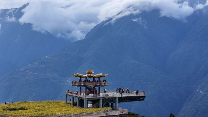 西藏林芝墨脱县格林村观景台