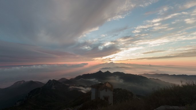 泰山山顶云海日出