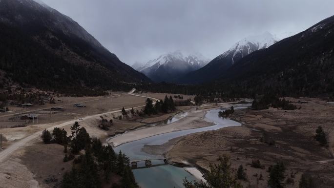 西藏巴松错徒步线路新措航拍视频