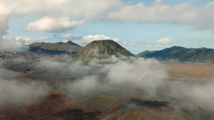 航拍Bromo火山云海