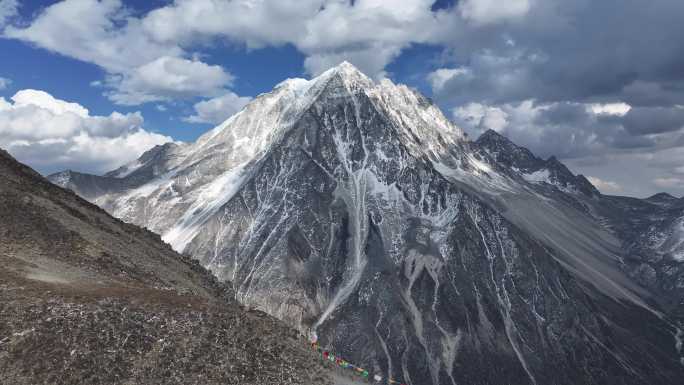 4K航拍甘孜亚拉雪山