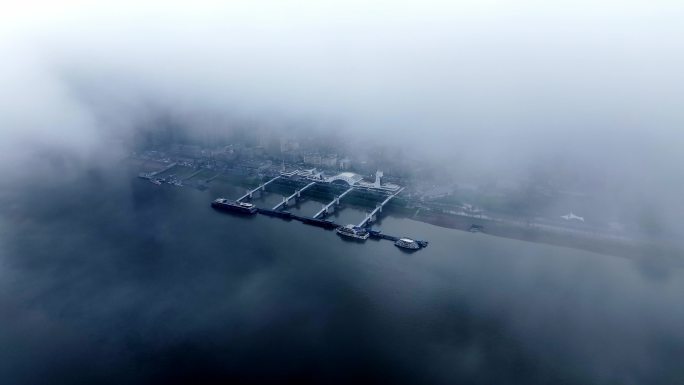 武汉城市地标云雾航拍4k