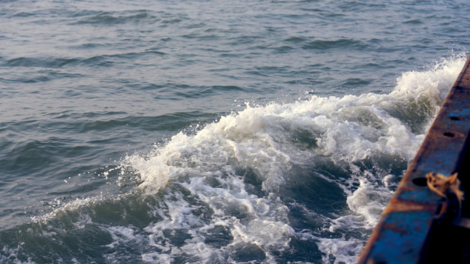 渔船出海 船景实拍 唯美海浪