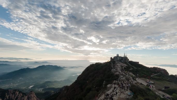 泰山山顶云海日出