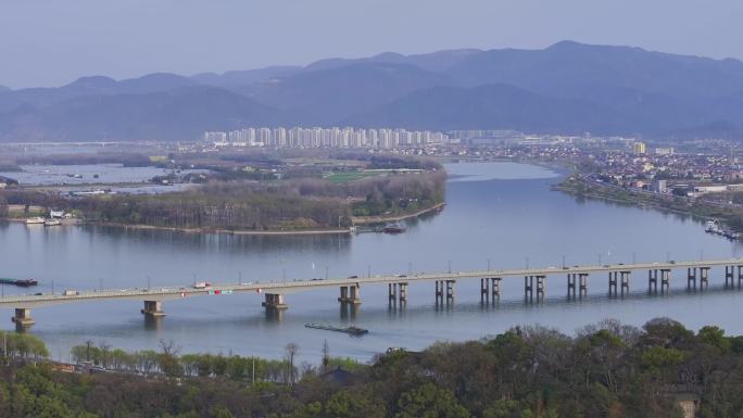 浙江杭州富阳富春江航运城市天际线交通航怕