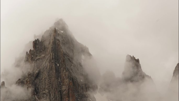 久治山水美景夜晚延时 年保玉则峰海子湖泊