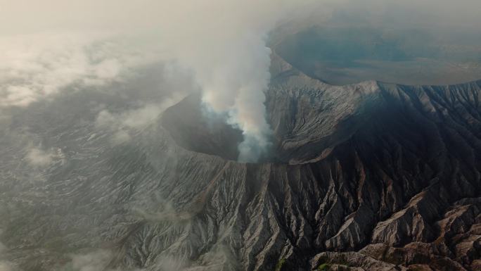 航拍Bromo火山云海