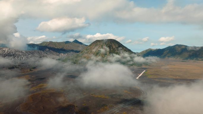 航拍Bromo火山云海