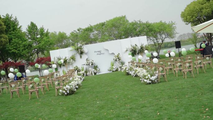 户外婚礼结婚布置凳子