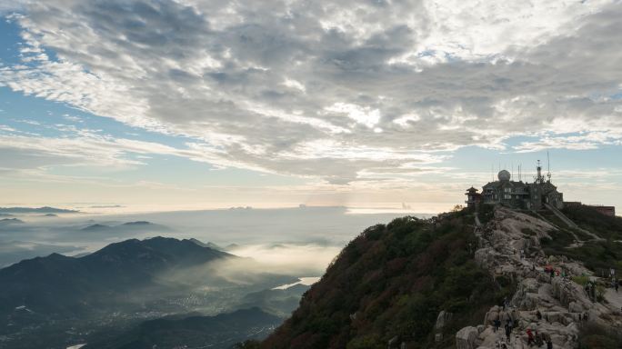 泰山山顶云海日出