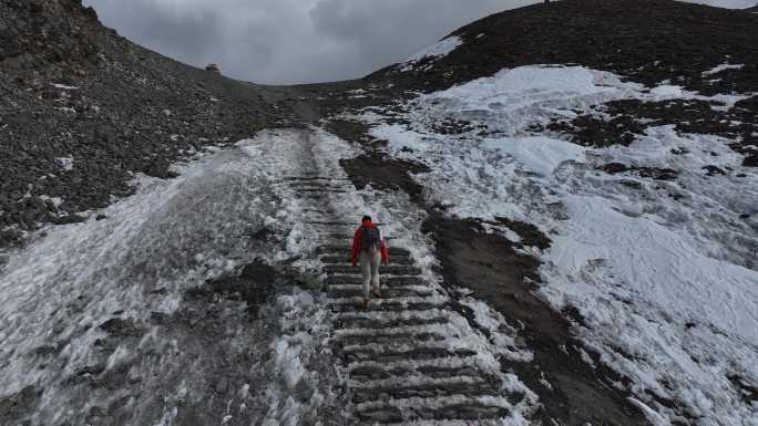 4K航拍甘孜亚拉雪山