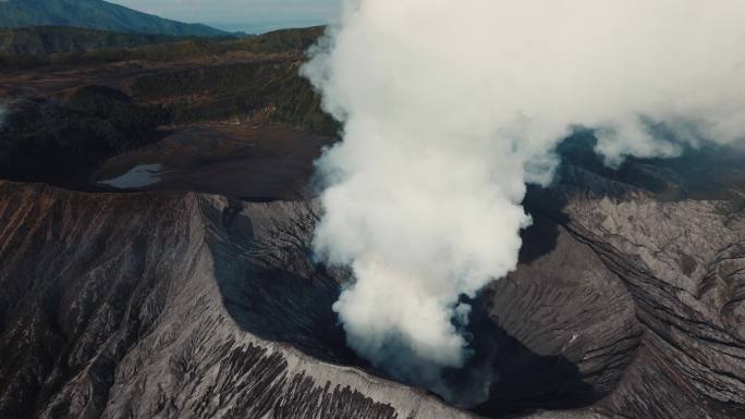 航拍Bromo火山云海