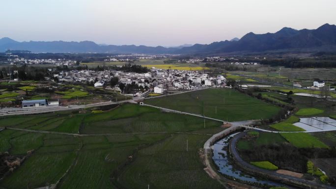 夕阳下的皖南徽州黟县农村