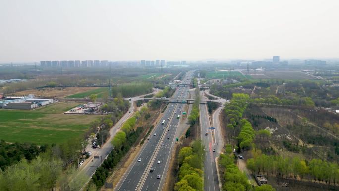 高速公路 车流 绿化带