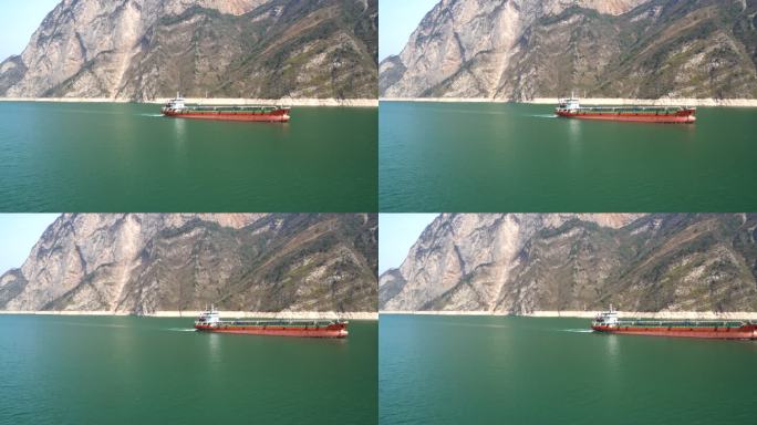 船舶行驶在长江三峡西陵峡