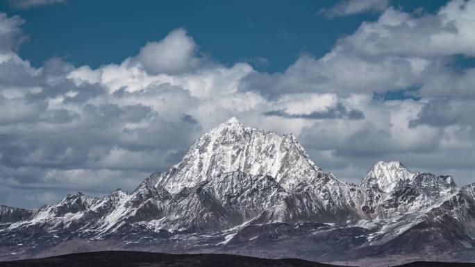 雅拉雪山