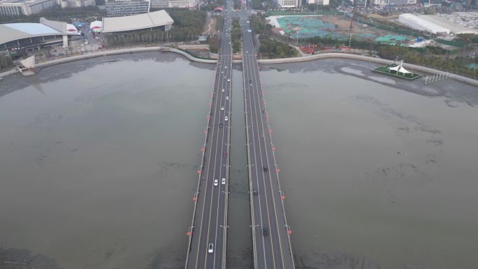 扬州明月湖大桥航拍车流延时摄影