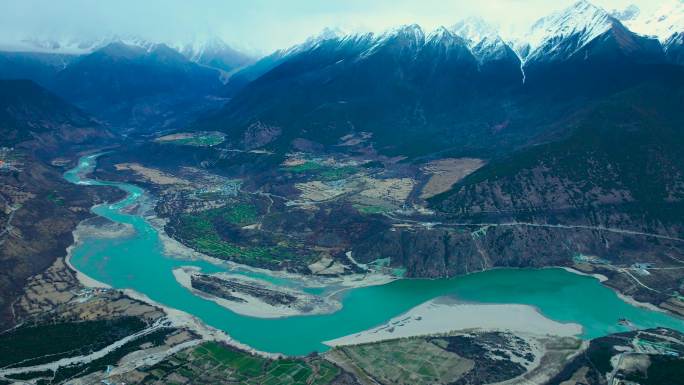 4K航拍西藏雅鲁藏布江大峡谷7