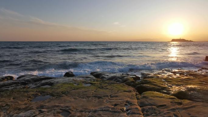 镰仓海边夕阳西下 眺望江之岛