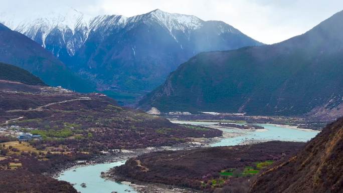 4K航拍西藏雅鲁藏布江大峡谷4