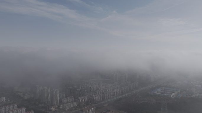 航拍威海高区田村城市上空的平流雾