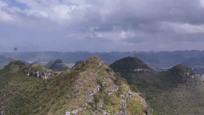 4K航拍黔西南安龙小山包山顶 山脊