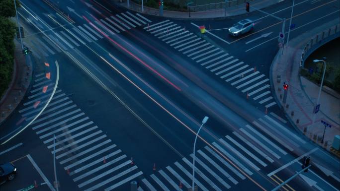 城市道路行人车流交通出行